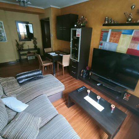 Acogedor, comunicado, aparcamiento gratis en l calle Bilbao Exterior foto