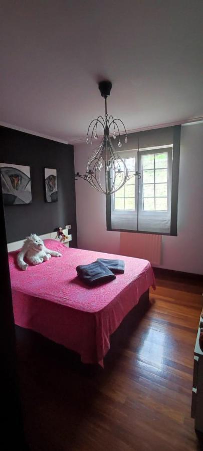 Acogedor, comunicado, aparcamiento gratis en l calle Bilbao Exterior foto